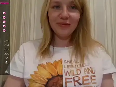 Snapshot of urbadkitty chatting on 02/15/25, 02:00 urbadkitty online show from 02/15/25, 02:00