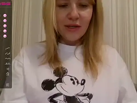 Snapshot of urbadkitty chatting on 02/23/25, 11:44 urbadkitty online show from 02/23/25, 11:44