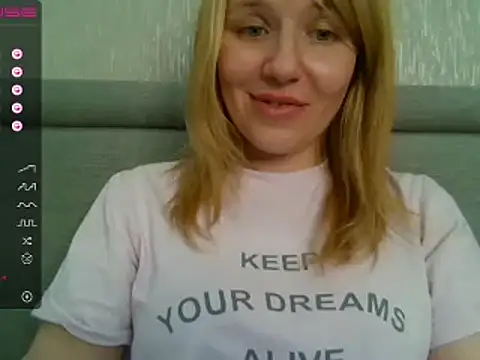 Snapshot of urbadkitty chatting on 02/25/25, 09:53 urbadkitty online show from 02/25/25, 09:53