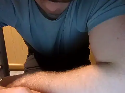 Snapshot of rugbyboy22 chatting on 11/14/25, 07:12 rugbyboy22 online show from 11/14/25, 07:12