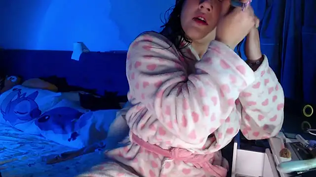 Snapshot of luna_palmerau chatting on 04/15/26, 12:34 luna palmerau online show from 04/15/26, 12:34