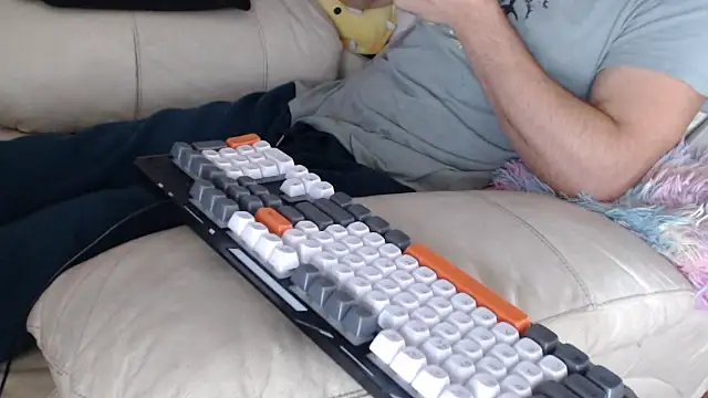 Snapshot of MrStraightDik chatting on 11/05/25, 11:10 MrStraightDik online show from 11/05/25, 11:10