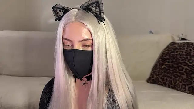 Snapshot of michiko_ chatting on 03/26/26, 12:11 michiko online show from 03/26/26, 12:11