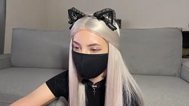 Snapshot of michiko_ chatting on 04/06/26, 10:49 michiko online show from 04/06/26, 10:49