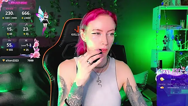 Snapshot of _HelenCarter chatting on 01/11/25, 11:35 HelenCarter online show from 01/11/25, 11:35