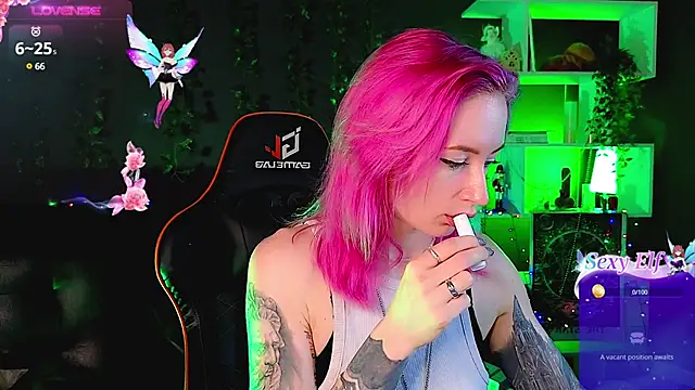 Snapshot of _HelenCarter chatting on 02/02/25, 08:41 HelenCarter online show from 02/02/25, 08:41