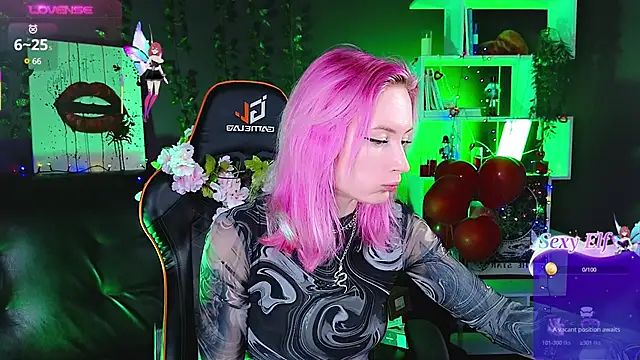 Snapshot of _HelenCarter chatting on 02/17/25, 08:47 HelenCarter online show from 02/17/25, 08:47