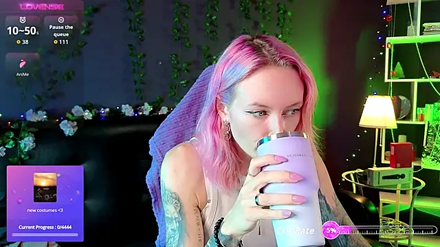 Snapshot of _HelenCarter chatting on 09/13/25, 08:52 HelenCarter online show from 09/13/25, 08:52