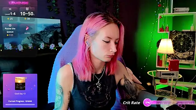 Snapshot of _HelenCarter chatting on 10/18/25, 08:42 HelenCarter online show from 10/18/25, 08:42