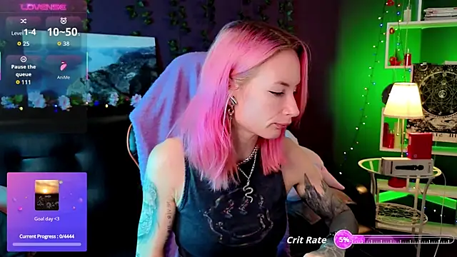 Snapshot of _HelenCarter chatting on 10/19/25, 08:42 HelenCarter online show from 10/19/25, 08:42