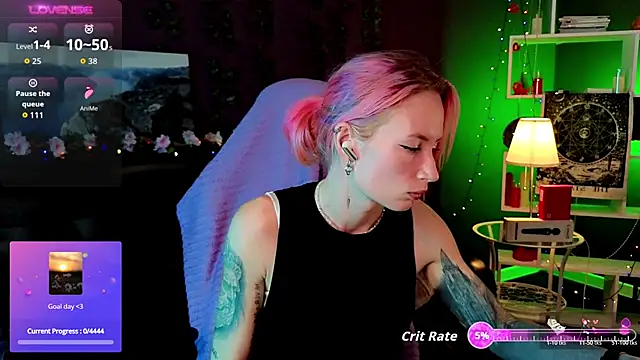 Snapshot of _HelenCarter chatting on 10/20/25, 08:42 HelenCarter online show from 10/20/25, 08:42