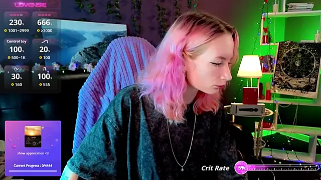 Snapshot of _HelenCarter chatting on 11/15/25, 08:38 HelenCarter online show from 11/15/25, 08:38