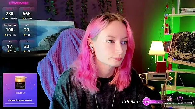 Snapshot of _HelenCarter chatting on 11/21/25, 08:40 HelenCarter online show from 11/21/25, 08:40