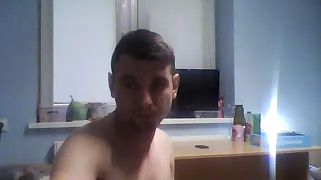 Snapshot of shufflercat chatting on 10/05/25, 02:04 shufflercat online show from 10/05/25, 02:04