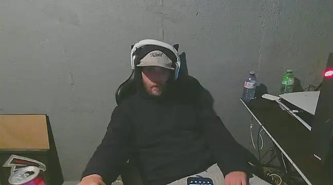 Snapshot of Superoz77 chatting on 12/05/24, 06:21 Superoz77 online show from 12/05/24, 06:21