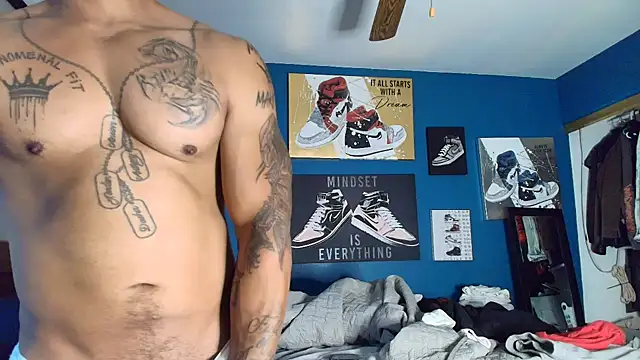 Snapshot of athephenomenal1 chatting on 11/03/25, 02:40 athephenomenal1 online show from 11/03/25, 02:40