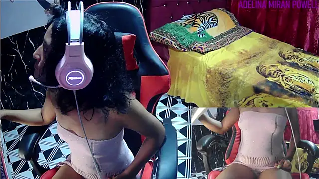 Snapshot of AdelinaMiran90 chatting on 12/29/24, 02:49 AdelinaMiran90 online show from 12/29/24, 02:49