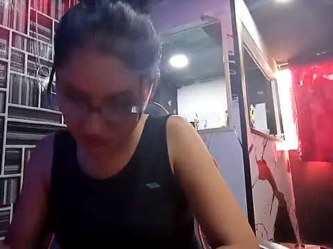 Snapshot of AdelinaMiran90 chatting on 09/11/25, 08:09 AdelinaMiran90 online show from 09/11/25, 08:09