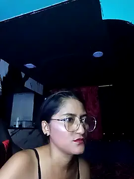 Snapshot of AdelinaMiran90 chatting on 10/23/25, 03:28 AdelinaMiran90 online show from 10/23/25, 03:28