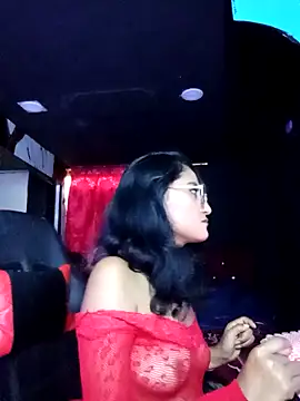 Snapshot of AdelinaMiran90 chatting on 10/23/25, 09:02 AdelinaMiran90 online show from 10/23/25, 09:02