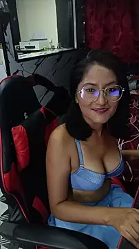 Snapshot of AdelinaMiran90 chatting on 10/29/25, 04:26 AdelinaMiran90 online show from 10/29/25, 04:26