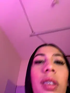 Lina10 online show from 10/28/25, 10:34