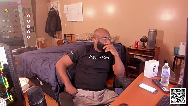 Snapshot of MrChuckDailyXXX chatting on 12/11/24, 05:10 MrChuckDailyXXX online show from 12/11/24, 05:10