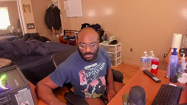 Snapshot of MrChuckDailyXXX chatting on 01/02/25, 04:46 MrChuckDailyXXX online show from 01/02/25, 04:46