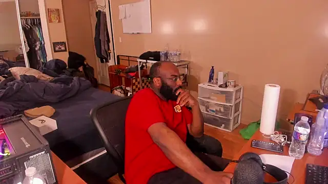 Snapshot of MrChuckDailyXXX chatting on 01/27/25, 11:22 MrChuckDailyXXX online show from 01/27/25, 11:22