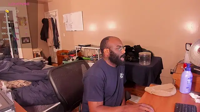 Snapshot of MrChuckDailyXXX chatting on 02/02/25, 07:30 MrChuckDailyXXX online show from 02/02/25, 07:30