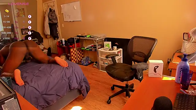 Snapshot of MrChuckDailyXXX chatting on 02/08/25, 03:21 MrChuckDailyXXX online show from 02/08/25, 03:21