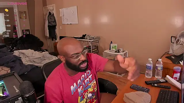 Snapshot of MrChuckDailyXXX chatting on 02/13/25, 03:03 MrChuckDailyXXX online show from 02/13/25, 03:03