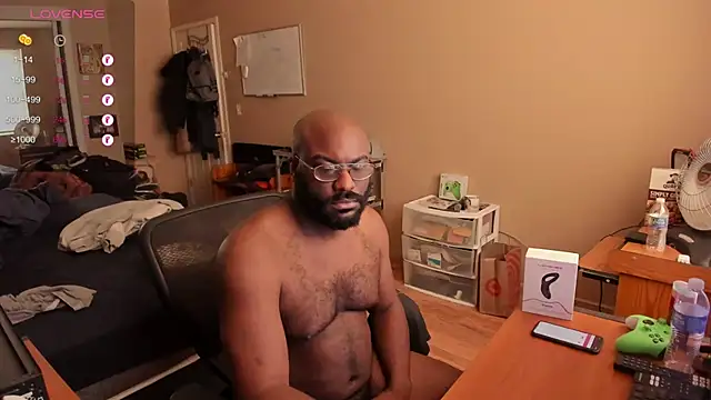 Snapshot of MrChuckDailyXXX chatting on 03/03/25, 01:31 MrChuckDailyXXX online show from 03/03/25, 01:31