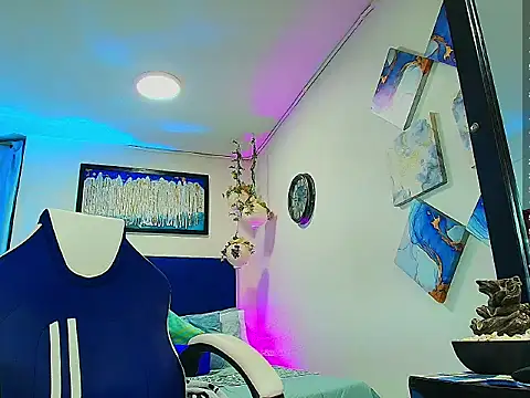 Snapshot of Adil_aminn chatting on 11/06/25, 07:04 Adil aminn online show from 11/06/25, 07:04