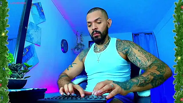 Snapshot of Adil_aminn chatting on 12/19/25, 05:42 Adil aminn online show from 12/19/25, 05:42