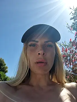 Snapshot of EileX_official chatting on 04/22/26, 09:22 EileX official online show from 04/22/26, 09:22