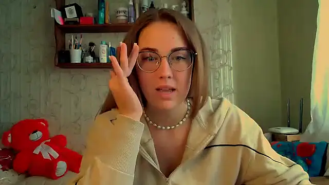 luxie milady online show from 10/06/25, 12:02