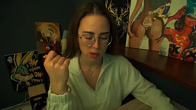 luxie milady online show from 03/01/26, 12:40