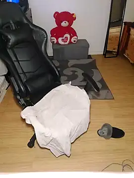 Snapshot of uniquechina69 chatting on 01/20/25, 02:32 uniquechina69 online show from 01/20/25, 02:32