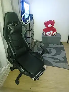 Snapshot of uniquechina69 chatting on 03/04/25, 04:06 uniquechina69 online show from 03/04/25, 04:06