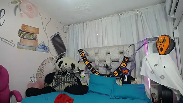 EMMA SWEETT1 online show from 11/03/25, 12:39