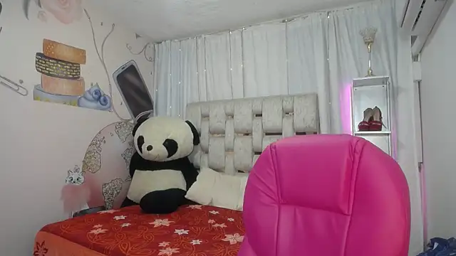 EMMA SWEETT1 online show from 11/30/25, 12:42