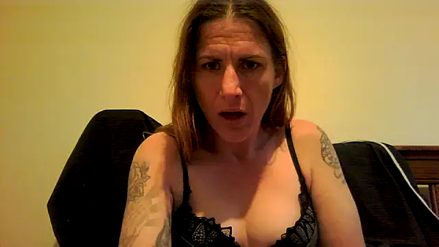 Snapshot of Steff8u chatting on 12/03/25, 08:40 Steff8u online show from 12/03/25, 08:40