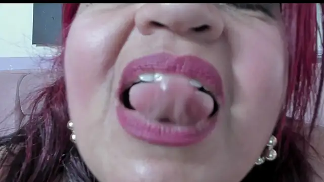 RoxetteMature online show from 03/10/25, 12:04