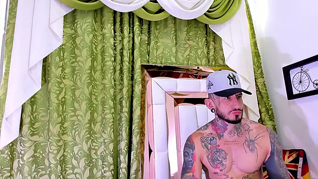 dilan scootk  online show from 11/07/25, 06:41