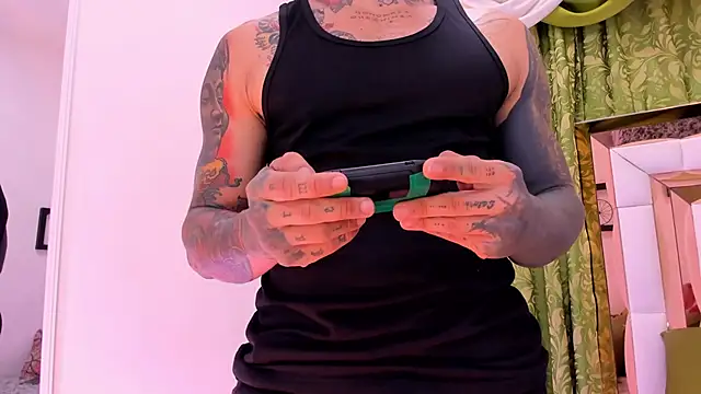 dilan scootk  online show from 12/14/25, 11:26