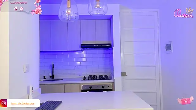 VictoriaRoss1 online show from 02/08/26, 01:53