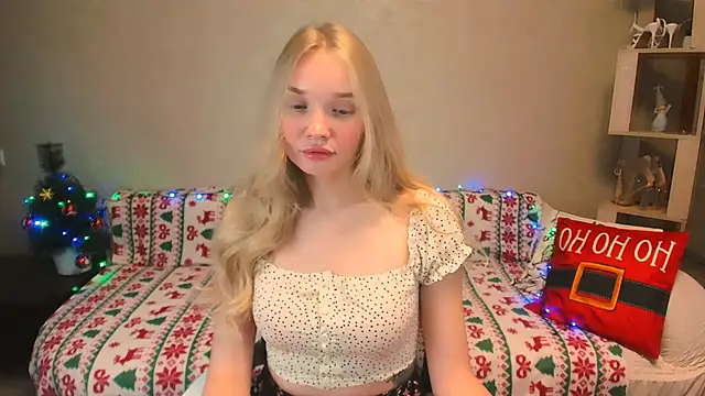 Snapshot of BoysLoveBlondee chatting on 12/21/24, 10:50 BoysLoveBlondee online show from 12/21/24, 10:50