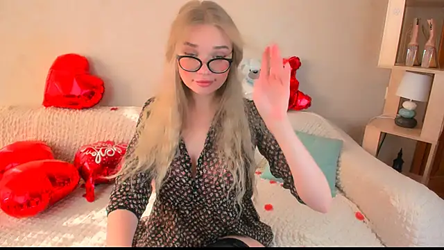 Snapshot of BoysLoveBlondee chatting on 02/17/25, 11:02 BoysLoveBlondee online show from 02/17/25, 11:02