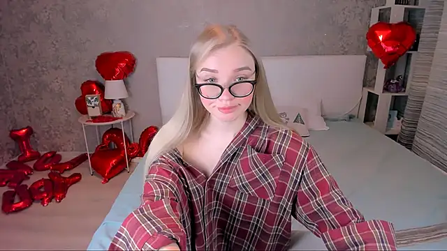 Snapshot of BoysLoveBlondee chatting on 02/19/25, 12:55 BoysLoveBlondee online show from 02/19/25, 12:55